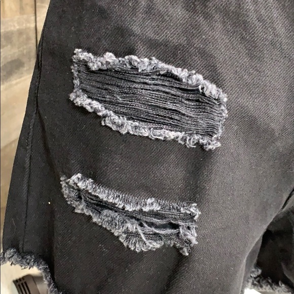 New vintage black denim shorts - Picture 2 of 5